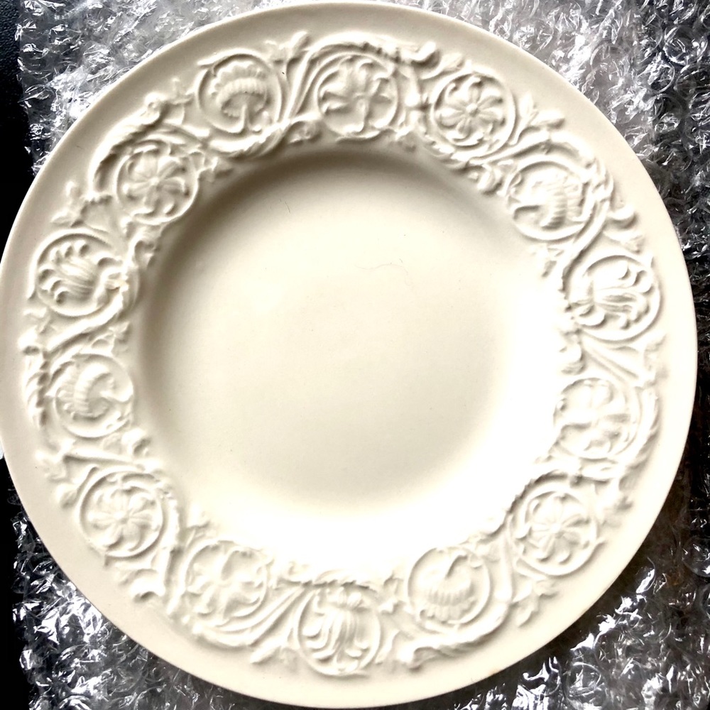 COPY - 8 Wedgewood Patrician plates